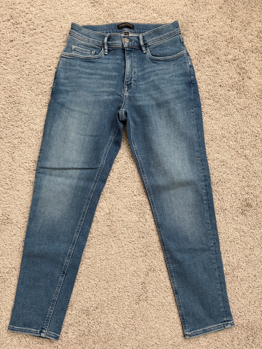 Banana Republic Tapered Fit Men's Jeans in Medium Blue Wash, 28x28